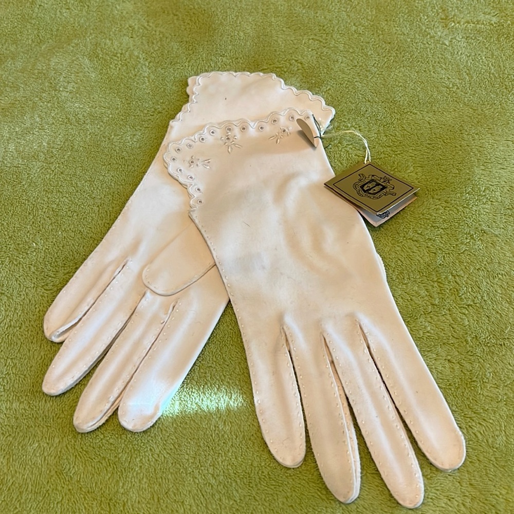 Vintage White Gloves